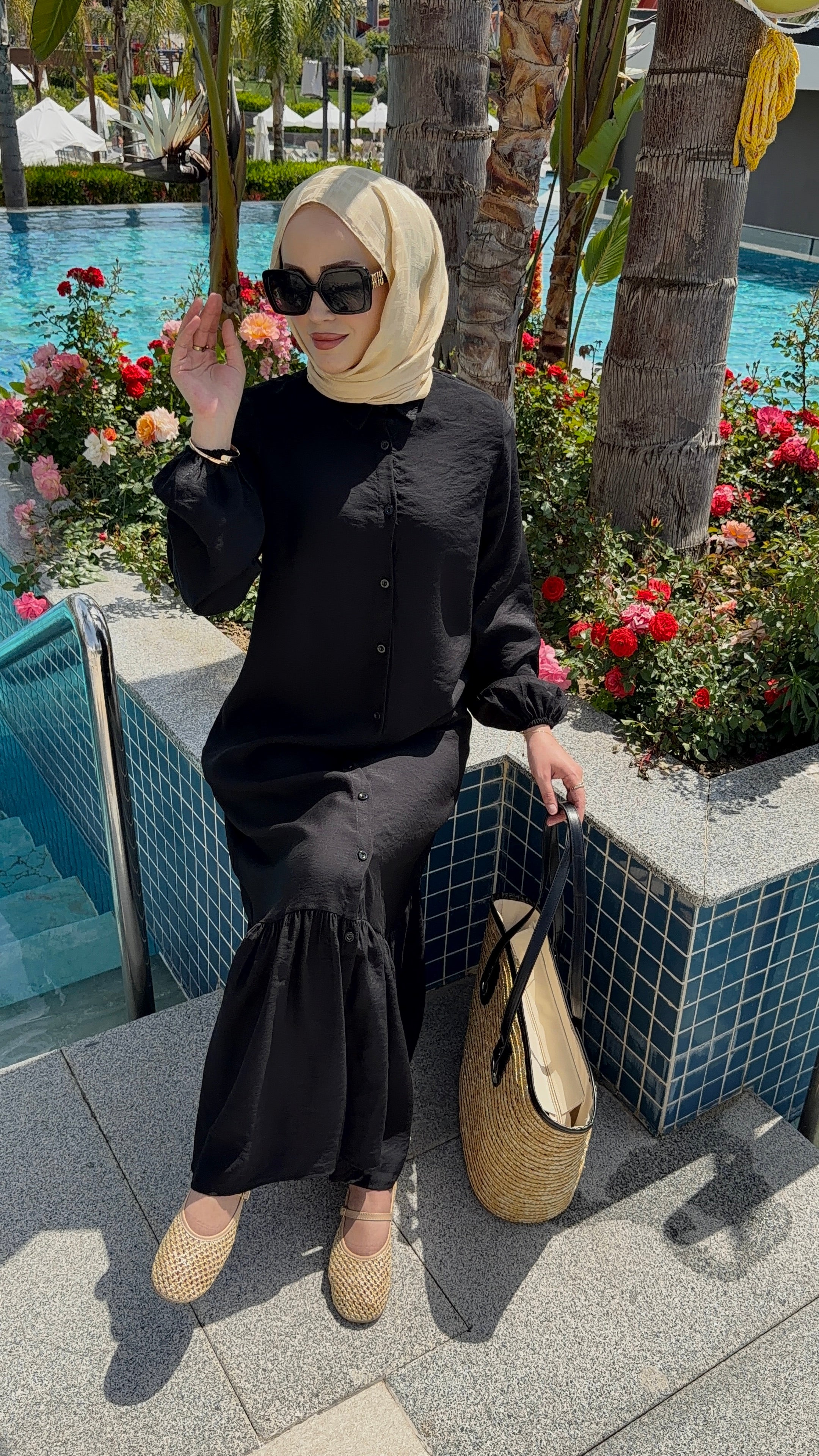Düğme detaylı volanlı Leyla elbise siyah