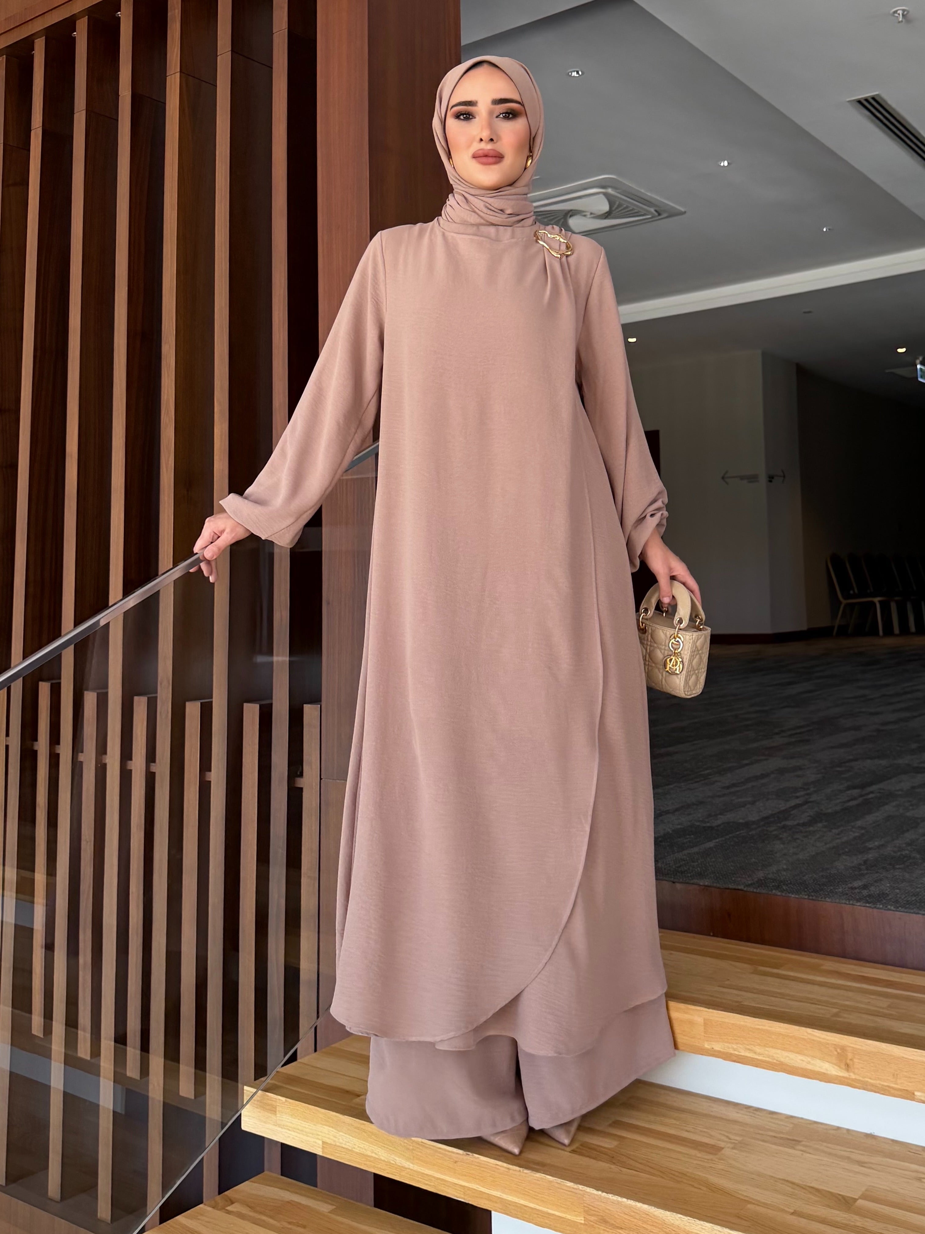 Royal metal broş detaylı tunik & pantolon vizon