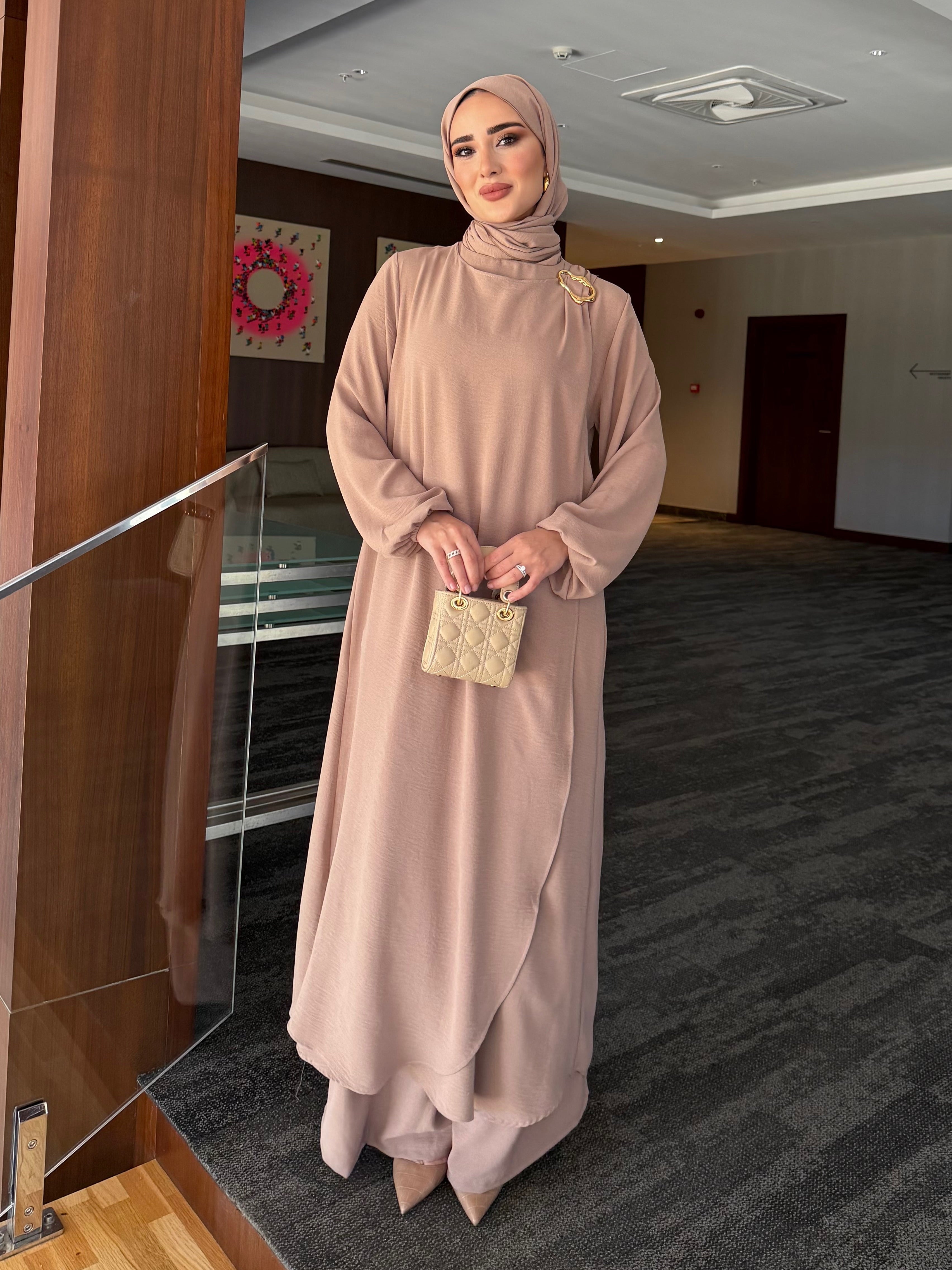 Royal metal broş detaylı tunik & pantolon vizon