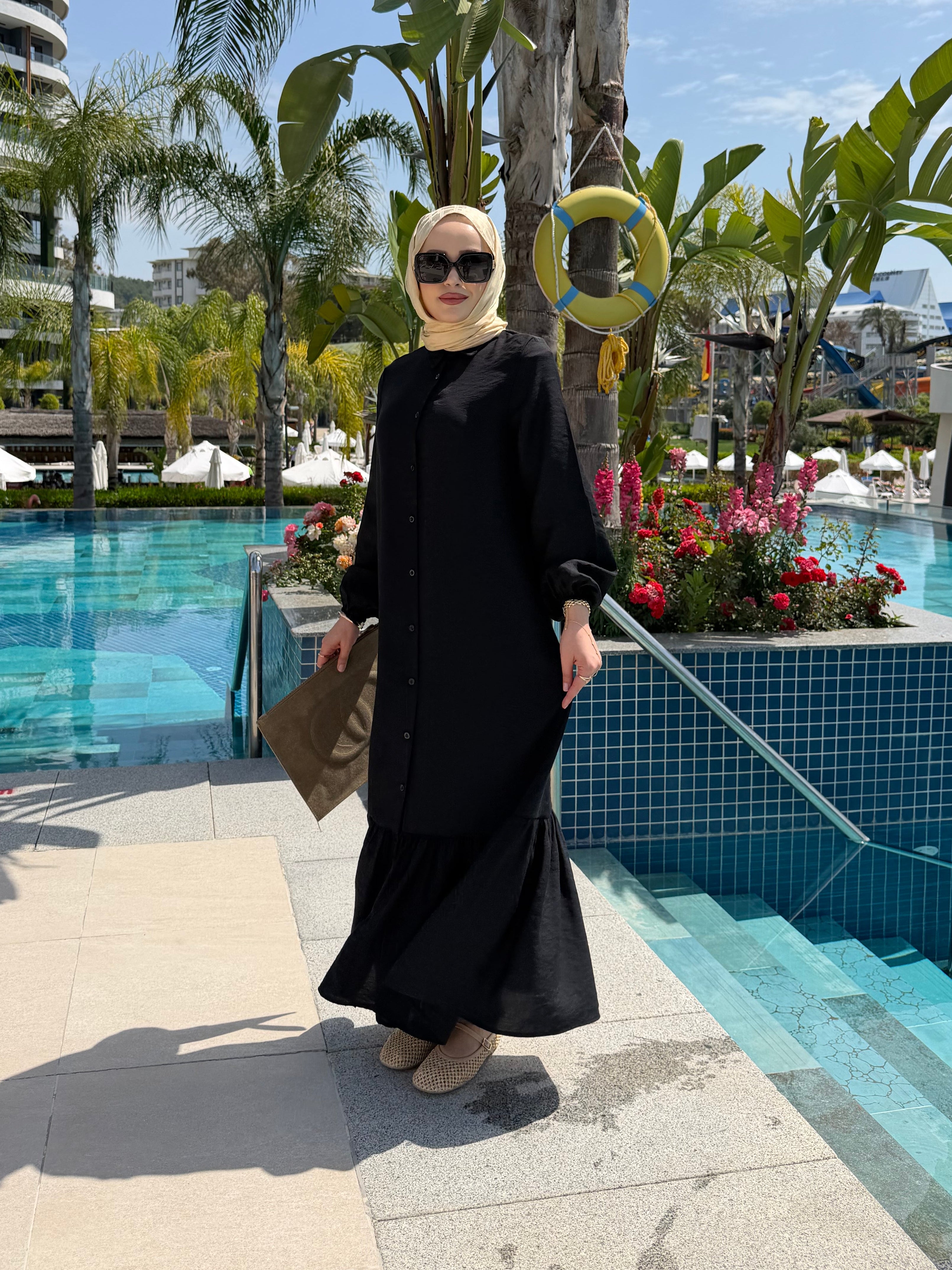 Düğme detaylı volanlı Leyla elbise siyah