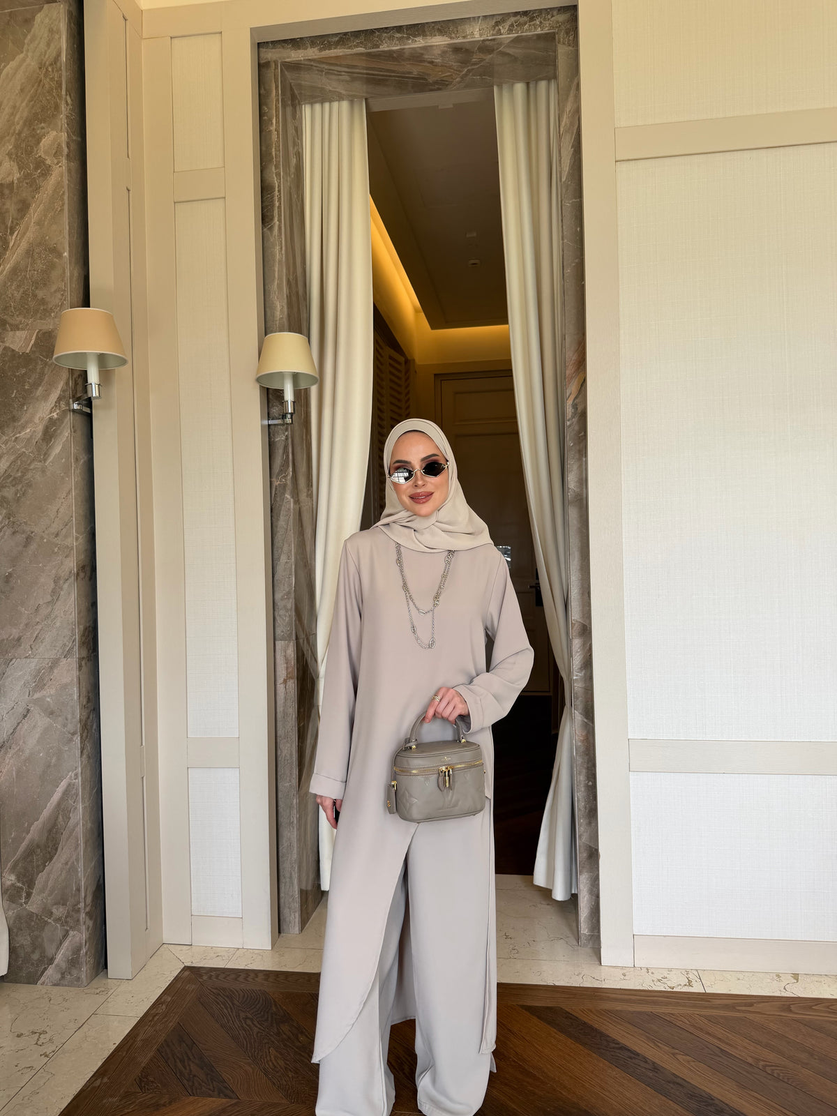 Aura asimetrik kesim tunik & pantolon taş rengi