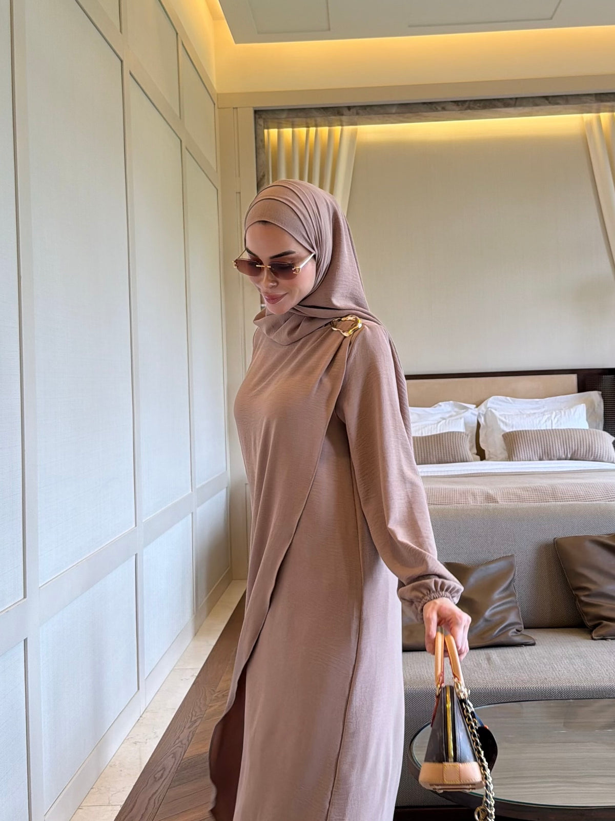 Royal metal broş detaylı tunik & pantolon vizon